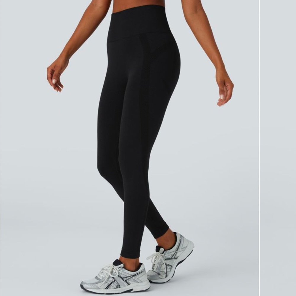 Brand new Halara butt lift leggings XL